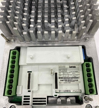 LENZE E82MV552-4B001 SERVO SÜRÜCÜ