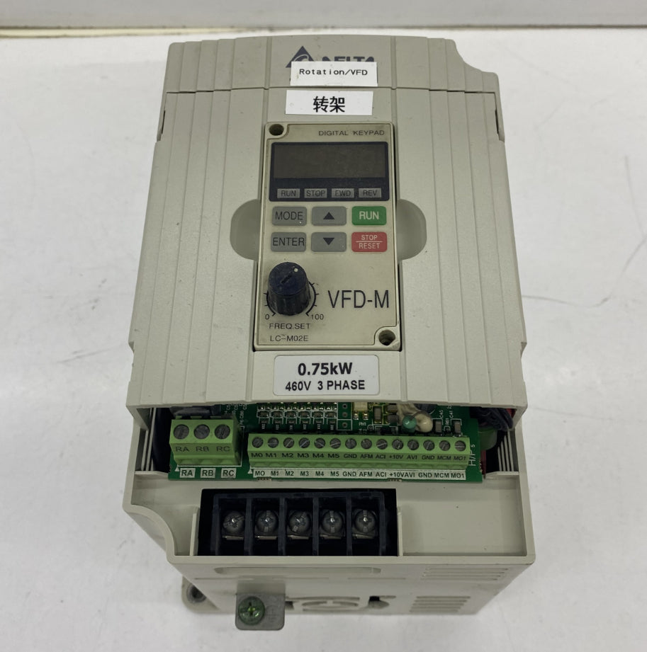Delta VFD007M43B Sürücü 480V 0.75Kw