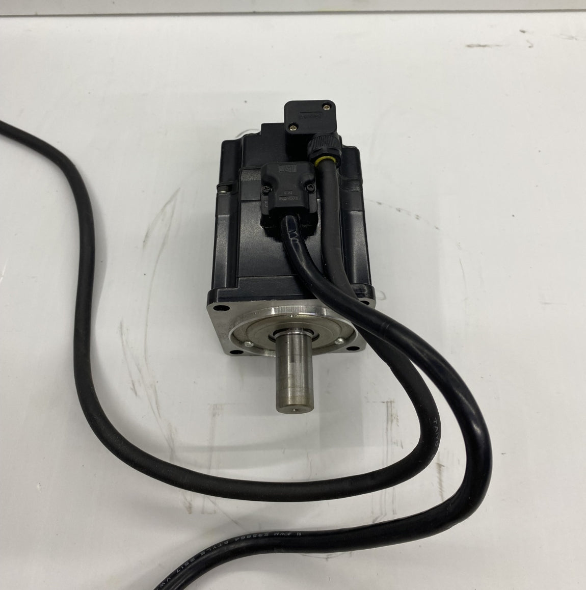Yaskawa SGMAV-02ADA21 Servo Motor