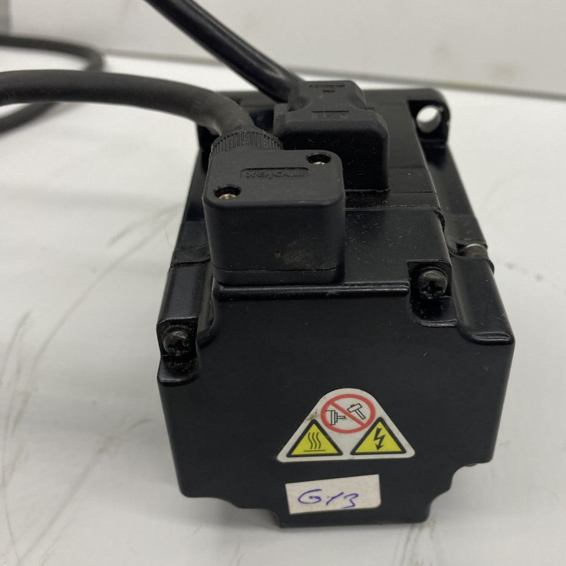 Yaskawa SGMAV-02ADA21 Servo Motor