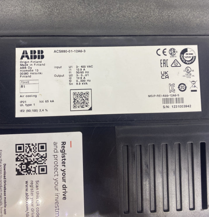 Abb ACS880-01-12A6-3 Sürücü 380W 8.9KVA