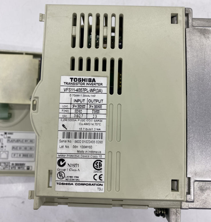 Toshiba VFS11 0.75kW 3 Fazlı AC Motor Sürücü - IP54