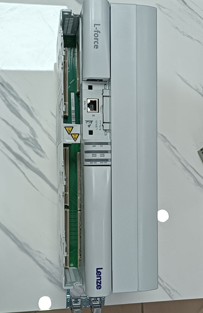 Lenze 9400 HighLine Servo Sürücü Modülü - E94AMHE