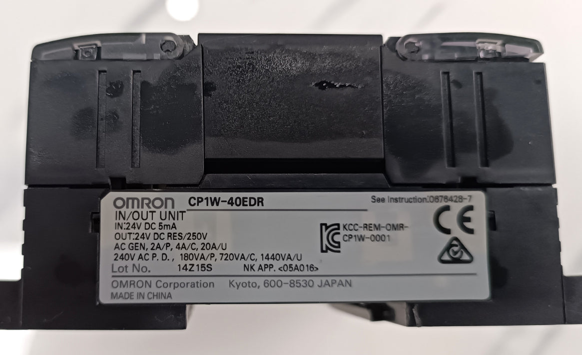 Omron CP1E-N40 Serisi 24 Giriş / 16 Röle PLC Ünitesi