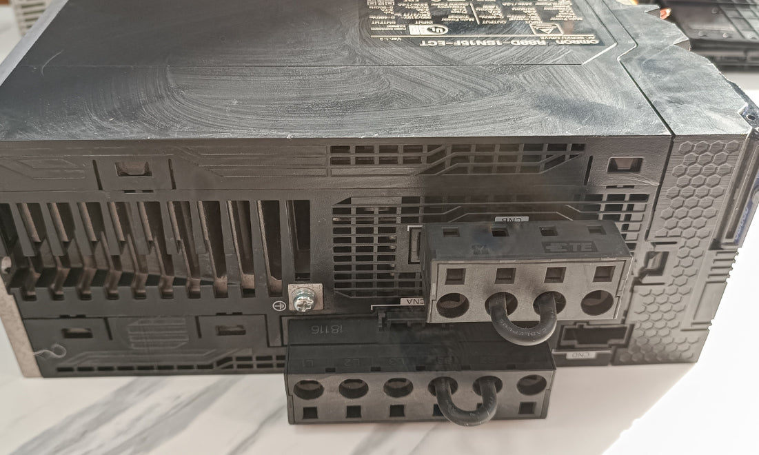 Omron Accurax G5 1.5kW EtherCAT Servo Sürücü - 1SN
