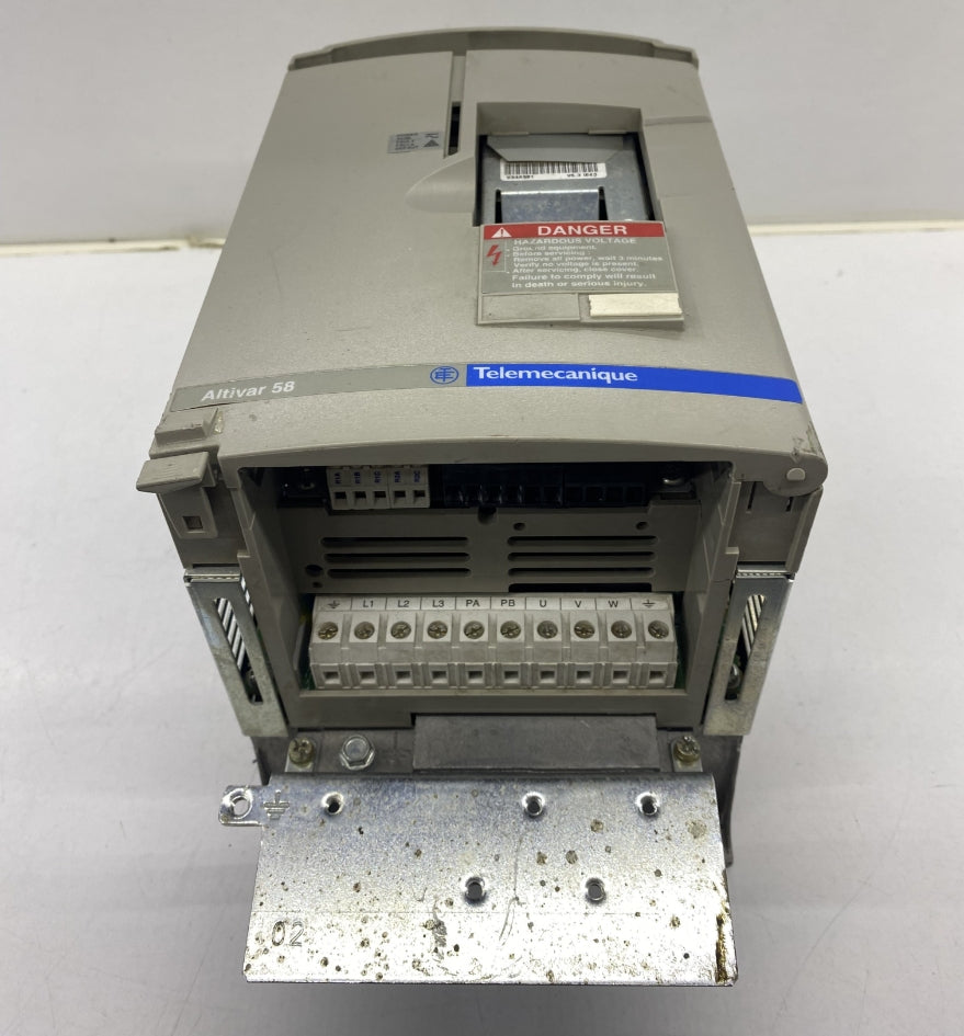 Schneider ATV58HU18N4 Hız Kontrolü Sürücü