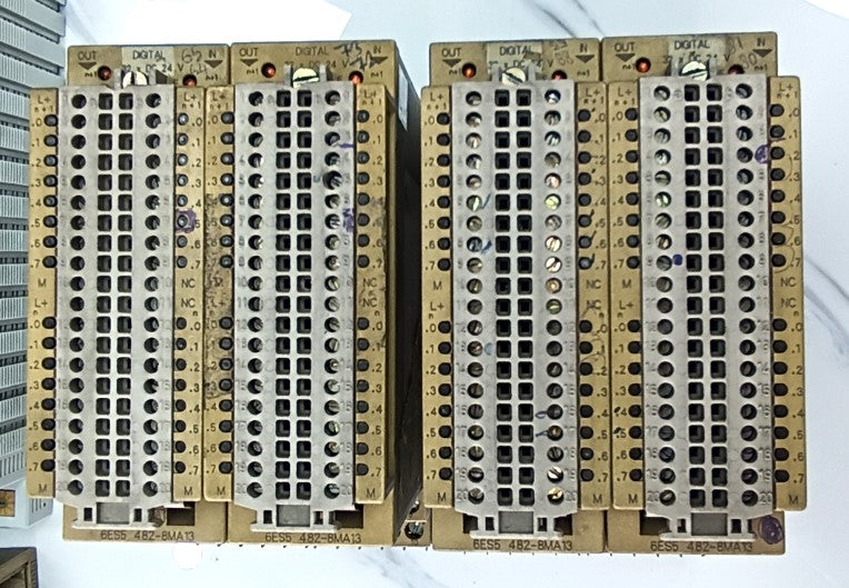 Siemens 6ES5482-8MA13 I/O Modülü Plc