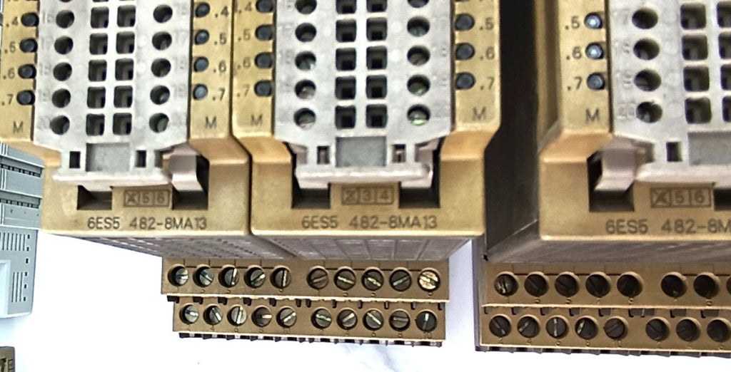 Siemens 6ES5482-8MA13 I/O Modülü Plc