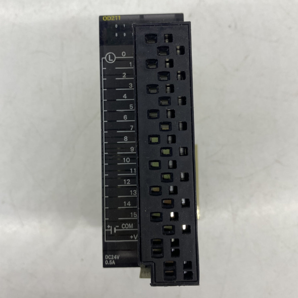 Omron CJ1W-OD211 PLC Dijital Çikis Modülü